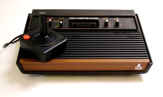 Игровая консоль Atari 2600.