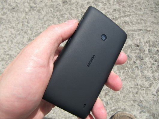Смартфон Nokia Lumia 520.