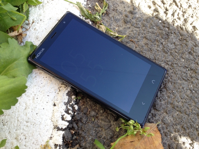 Смартфон Nokia X2.