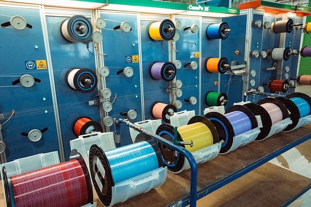 Производство волоконнооптического кабеля на заводе Инкаб в Перми.