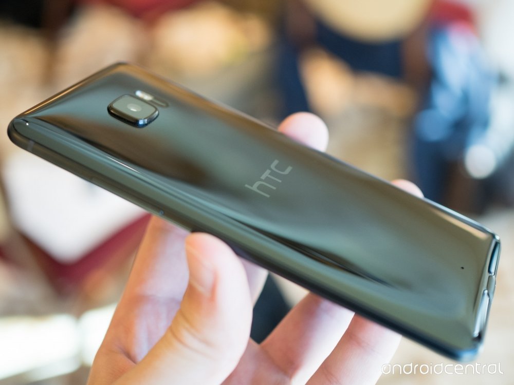 HTC U Ultra.