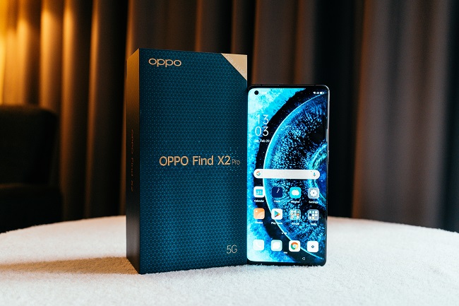 Смартфон OPPO Find X2 Pro.
