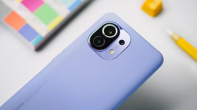 Xiaomi Mi 11 получил тройную камеру с автофокусом.