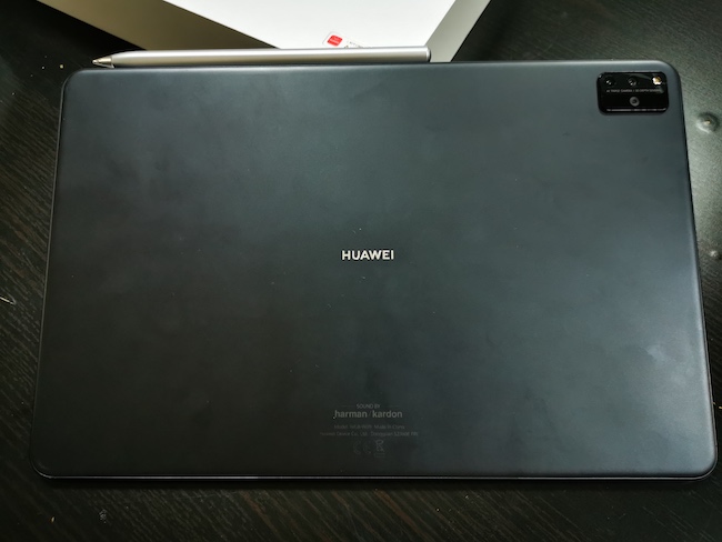 Камера на планшете Huawei MatePad Pro.