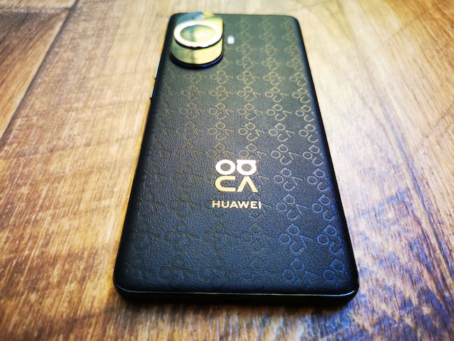 Ставка на внешность: тест-обзор смартфона Huawei nova 11 Pro.