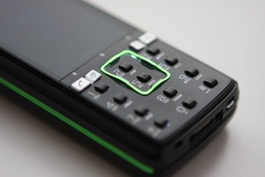 Еще одна фишка - квадратные кнопки клавиатуры Sony Ericsson K850i.