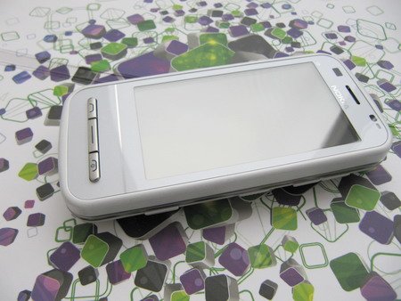 Nokia C6.