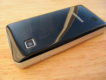 Samsung S5260 - телефон для молодежной аудитории.