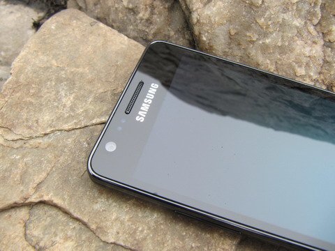 Теперь у «айфона» появился серьезный конкурент – Samsung Galaxy S II.