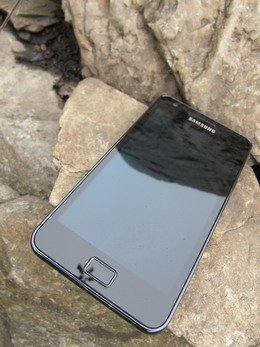 Глянец смартфона Samsung Galaxy S II.