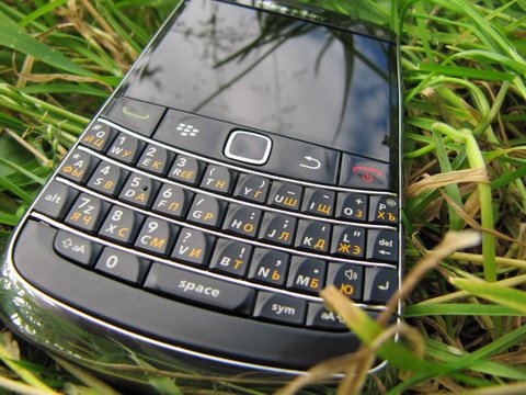 BlackBerry 9700 Bold.