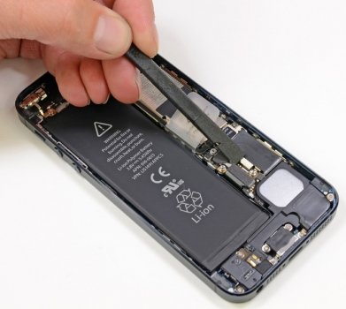 iPhone 5S получит более мощную батарею и двойную вспышку камеры.