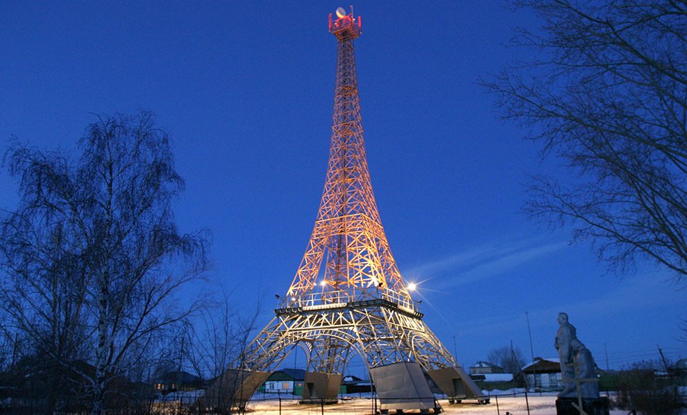 «Эйфелева башня» в селе Париж.
