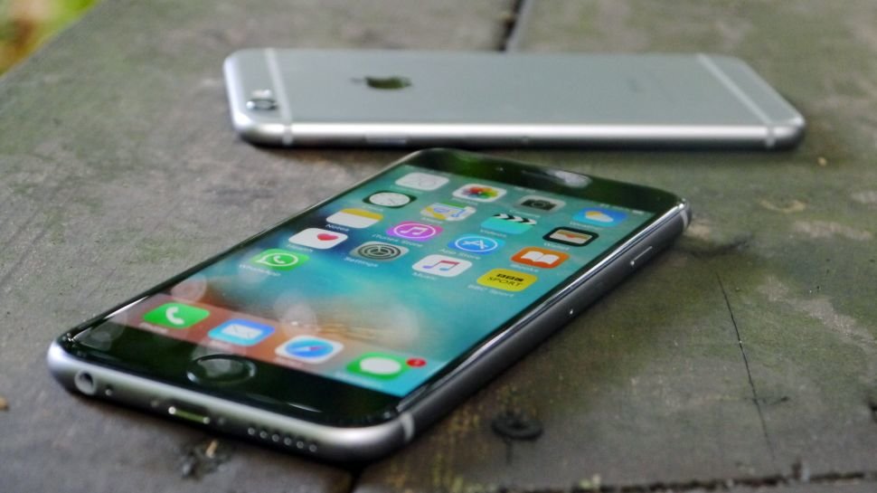 Apple отчиталась о снижении продаж iPhone и падении выручки.