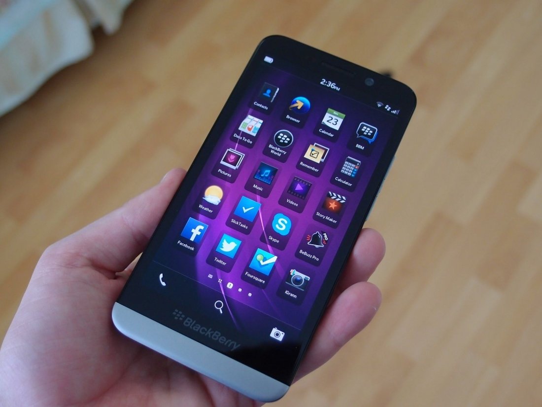 Китайская TCL Corporation будет выпускать смартфоны под брендом BlackBerry.