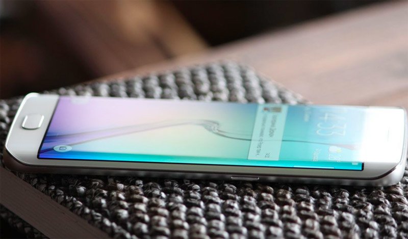 В «Связном» возобновят продажу смартфонов Samsung.
