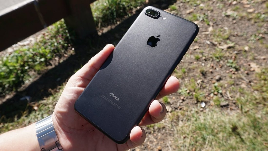 Apple отчиталась о падении продаж iPhone.