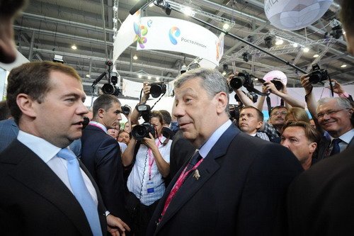 Дмитрий Медведев на выставке Иннопром-2012.