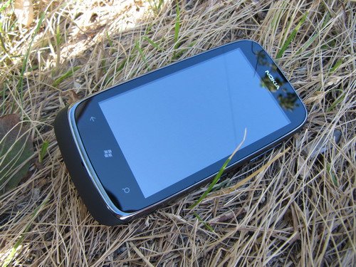 Смартфон Nokia Lumia 610.