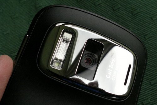 Уникальная фотокамера Nokia 808 PureView.