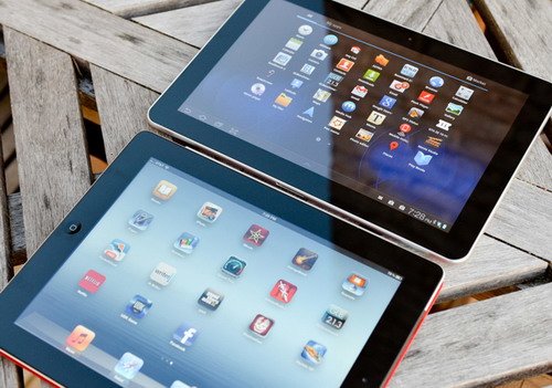 Сравенние планшетов Apple iPad и Samsung Galaxy Tab 10.1.