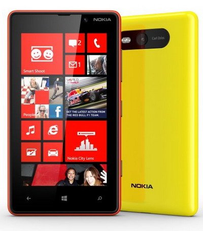 Смартфон Nokia Lumia 820.