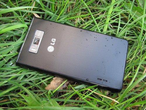 Смартфон LG Optimus L7.