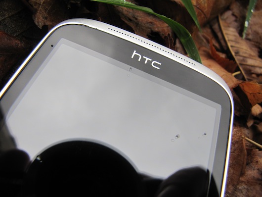 Смартфон HTC Desire C.
