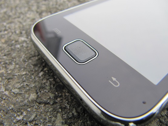 Тест-обзор смартфона с двумя сим-картами Samsung Galaxy Ace Duos.