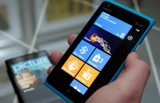 Nokia продала 4,4 млн смартфонов Lumia