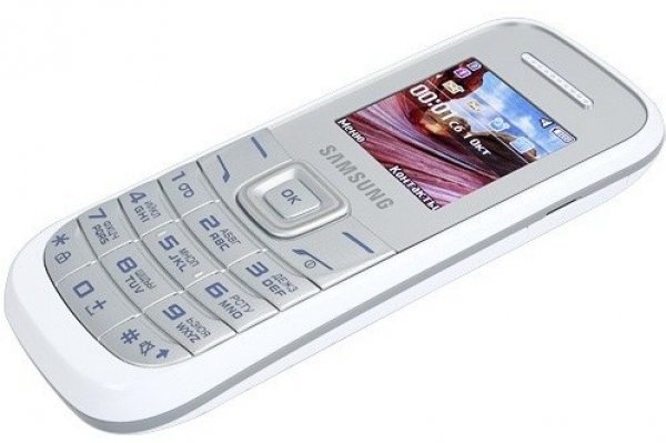 Samsung E1200.