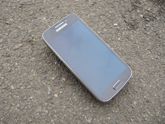 Samsung Galaxy S4 Zoom.