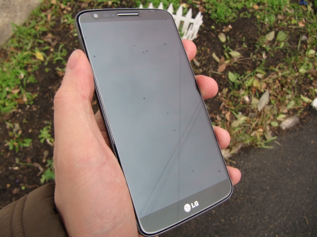 Смартфон LG G2.