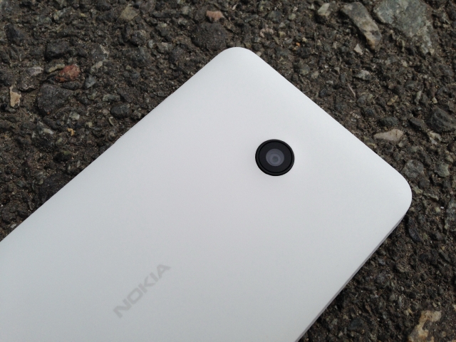 Nokia Lumia 630.