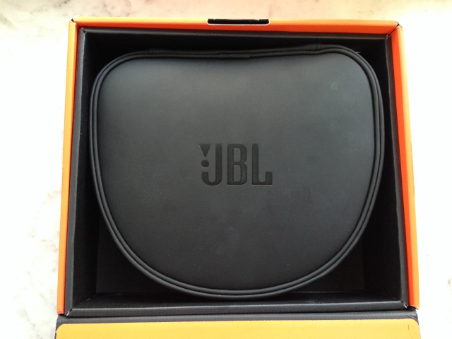 Наушники JBL Synchros S700.
