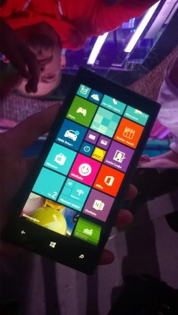 Российская презентация Microsoft Lumia 830.