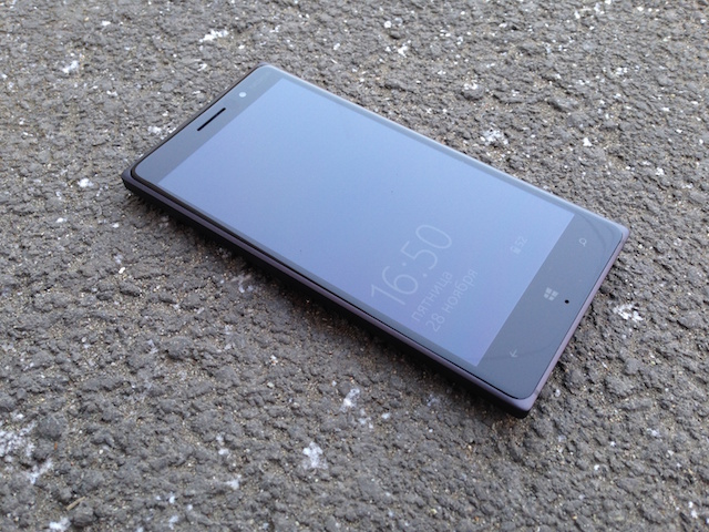 Nokia Lumia 830.