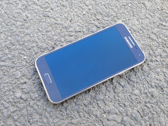 Samsung Galaxy E5.
