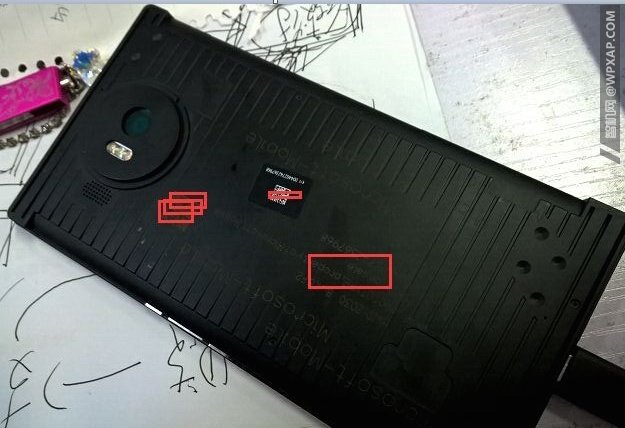 Опытный образец Lumia 950.