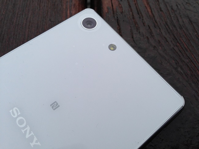 Тест-обзор смартфона Sony Xperia M5.