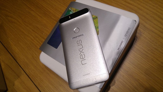 Распаковка смартфона Nexus 6P.