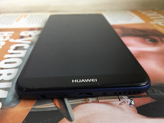 Huawei nova 2i.