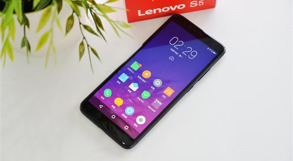 Смартфон Lenovo S5.