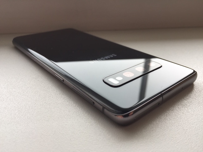 Тест-обзор смартфона Samsung Galaxy S10.