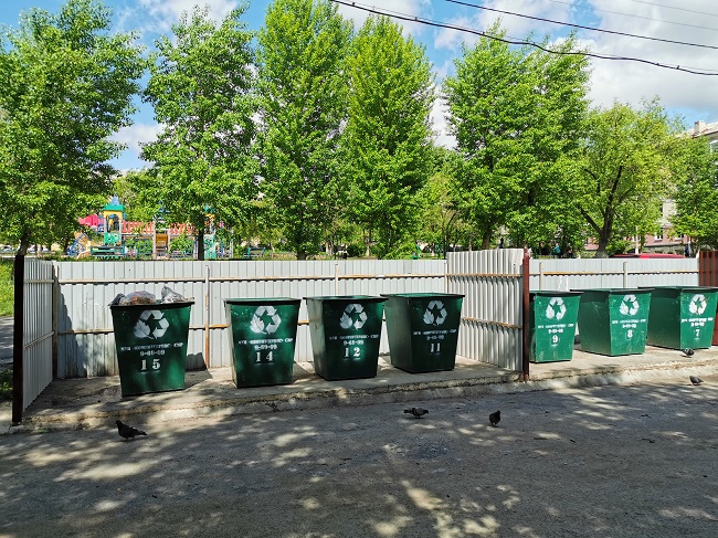Площадка для вывоза мусора.