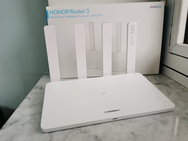 Распаковка Wi-Fi роутера Honor Router 3.