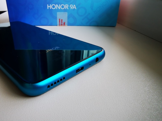 Недорогой смартфон Huawei Honor 9A.