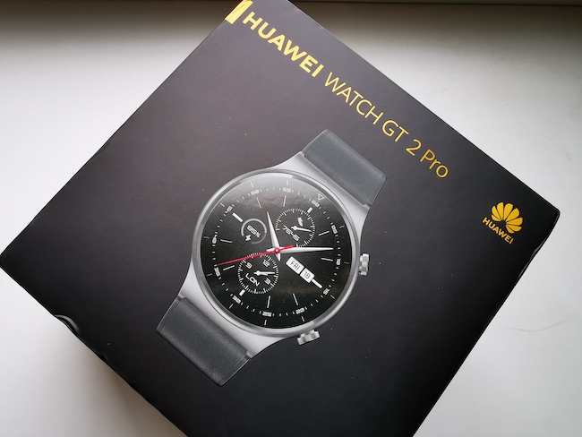Распаковка смарт-часов Huawei Watch GT 2 Pro.