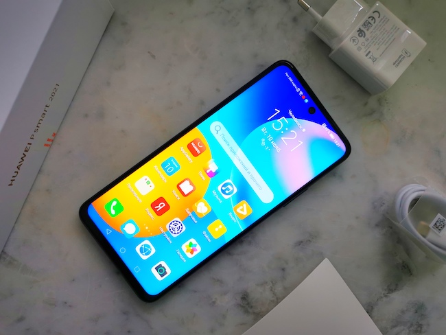Смартфон Huawei P smart 2021: распаковка новинки.