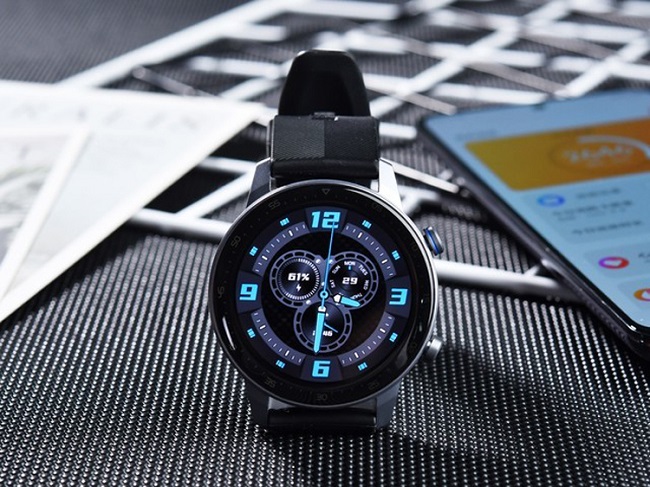 Умные наручные часы ZTE Watch GT.